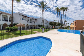 Renovated apartment on beachside with pool, Nerja